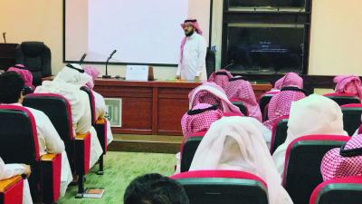 «صناعة المحامي» دورة بنادي كلية الشريعة