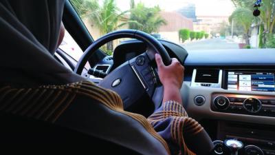 الجامعة تنجز دراسة عن أثر قيادة المرأة للسيارة على طرق عسير