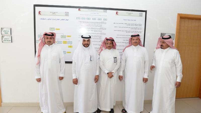 مدير مركز الوثائق والمحفوظات بجامعة القصيم يزور الجامعة