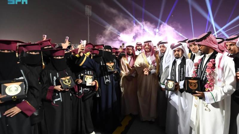 الأمير تركي بن طلال يرعى حفل تخريج 11 ألف طالب وطالبة من الجامعة