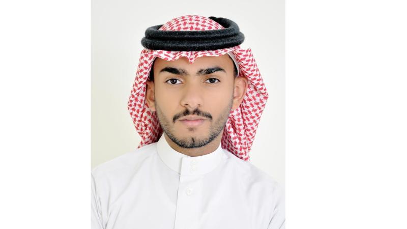 الطالب إبراهيم الألمعي:القانون یحتاج إلى صبر جامح وقلب حاضر وعقل نبیه