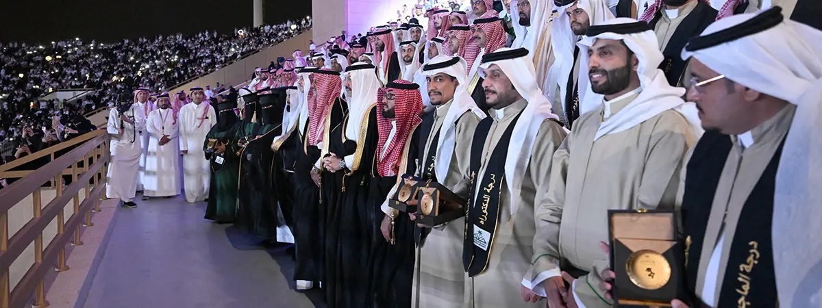 أمير منطقة عسير يرعى حفل تخرج 17 ألف طالب وطالبة من الجامعة