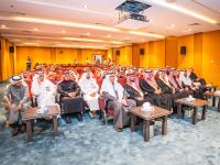الجامعة تنظّم جلسة حوارية بمناسبة يوم العلم