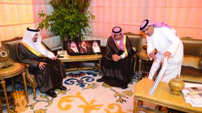 أمير عسـير يشدد على ضرورة الانتهاء من مشروع تطوير مطار أبها وفق خطته الزمنية