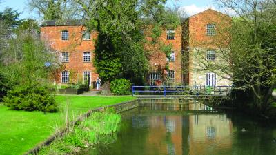 جامعة باكنغهام The University Of Buckingham