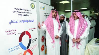 مدير الجامعة يرعى فعاليات البرنامج التوعوي بأضرار المخدرات والتدخين