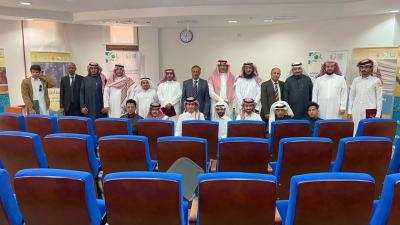 نادي القلم يكرم المشاركين في أنشطته