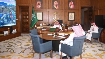 سمو الأمير تركي بن طلال يناقش مع القيادات التعليمية خطط تطوير مخرجات التعليم في منطقة عسير