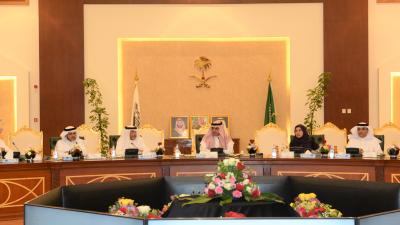 الهيئة الاستشارية المحلية للجامعة تناقش مواءمة خطتها مع استراتيجية تطوير عسير