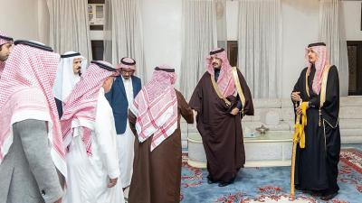 سموُّ أميرِ عسير يعزِّي أسرةَ آل أبو ملحة