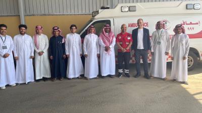 نادي علوم وآداب محايل يزور فرع هيئة الهلال الأحمر