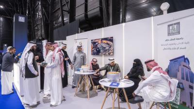 إعلام الجامعة يستعرض برامجه ومبادراته في معرض فومكس ضمن فعاليات المنتدى السعودي للإعلام في الرياض