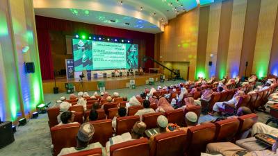 ندوة حوارية و10 أوراق علمية في اليوم الأول لمؤتمر "الدراسات الشرعية وسؤال التنمية في أفق تحقيق رؤية 2030" بالجامعة