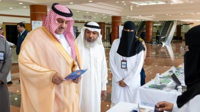 رئيس الجامعة يشهد انطلاق برامج وفعاليات "اليوم العالمي للسكري" بالمدينة الطبية الجامعية