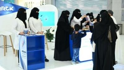 تجمع عسير الصحي ينظم فعالية للتعريف بأعراض "سرطان القولون"