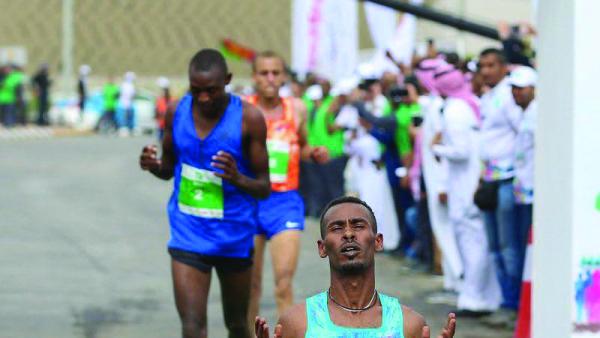 عبدالله الجود بالمركز الأول في سباق المحترفين  المواطنين.. والإثيوبي «تاميرا مولا» يطير بجائزة المليون ريال