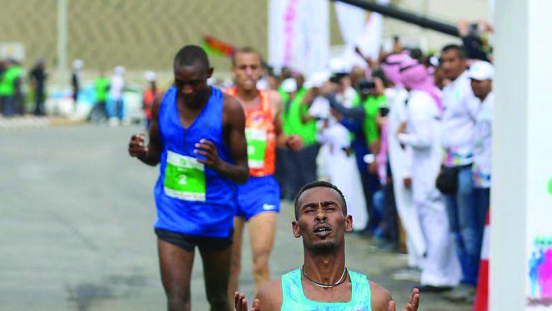 عبدالله الجود بالمركز الأول في سباق المحترفين المواطنين.. والإثيوبي «تاميرا مولا» يطير بجائزة المليون ريال
