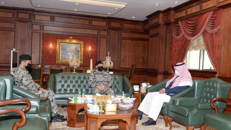 رئيس الجامعة يستقبل مدير السجون بمنطقة عسير