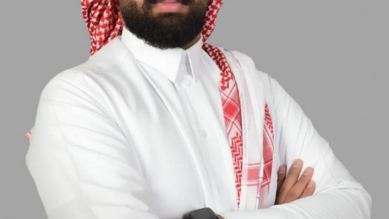 الخريج أحمد عامر