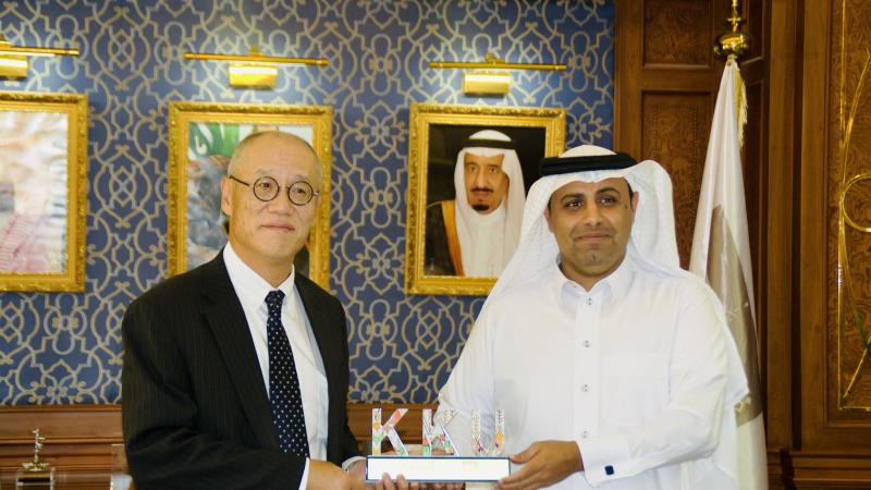 السفير الياباني يزور الجامعة