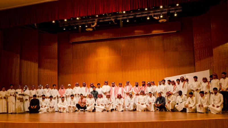 رئيس الجامعة يشهد ختام البرنامج التدريبي لطلاب "الهندسة" بمشاريع "القرعاء"