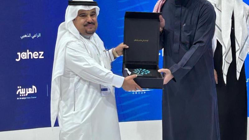 "الإذاعة والتلفزيون" تكرّم قسم الإعلام والاتصال