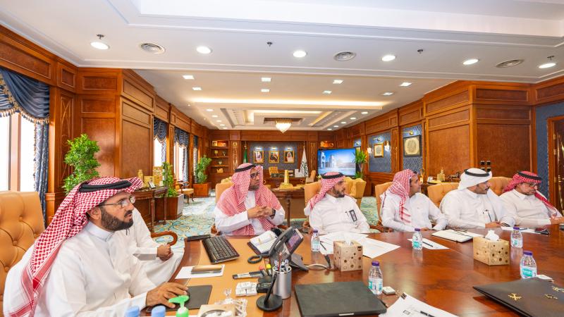 رئيس الجامعة المكلف ومدير تعليم عسير يدشّنان الإطار التنفيذي لبرامج الموهوبين والمتميزين